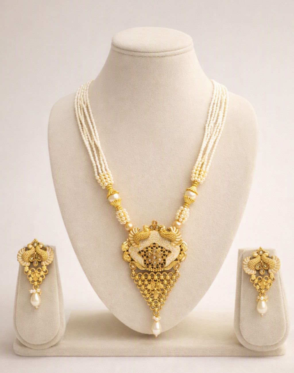 Traditional Swarna Shringar Necklace & Earring Set (Creamy Pearl White)