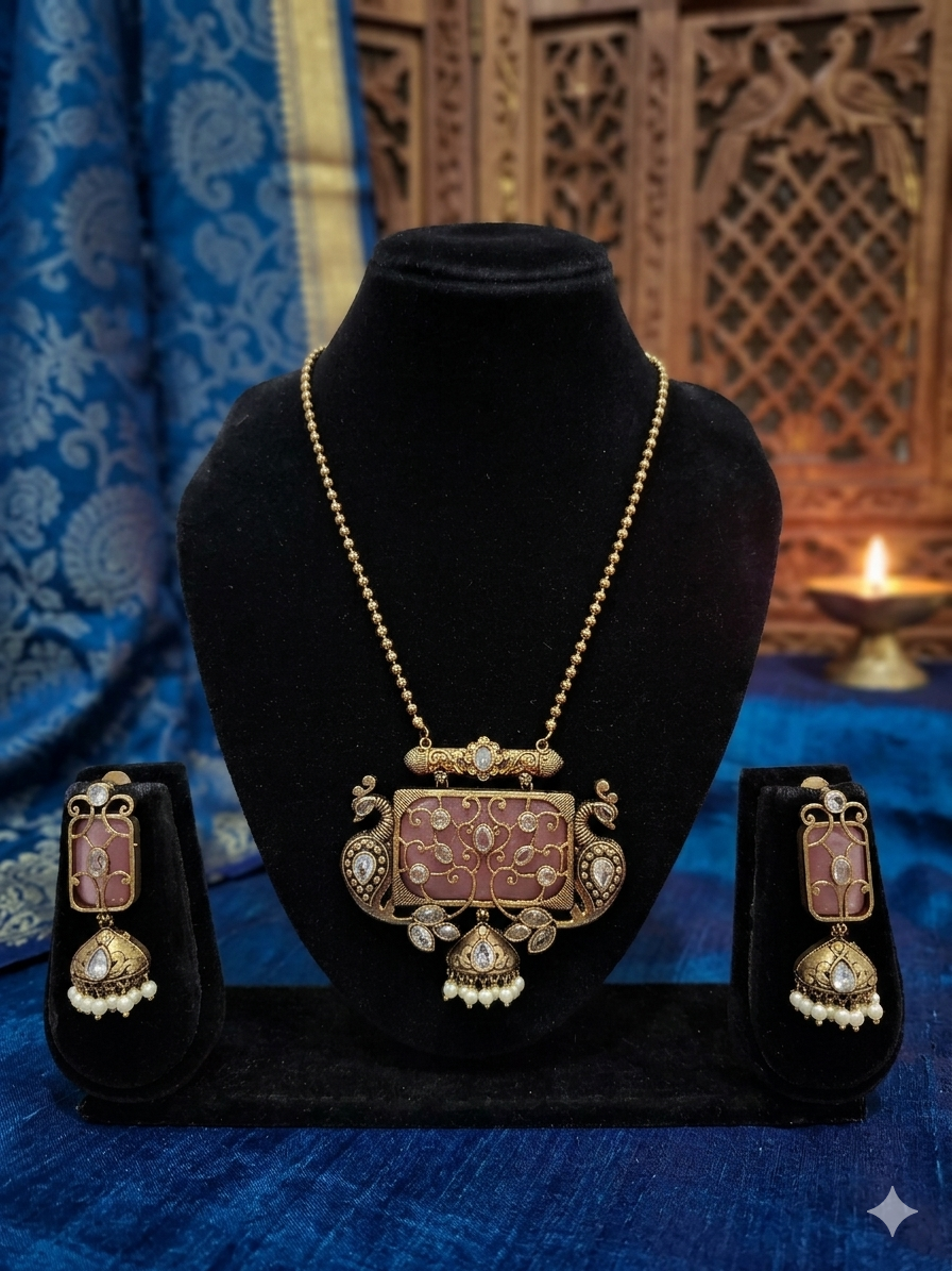 Stunning Antique Gold-Tone Necklace & Earring Set (Dusty Pink)