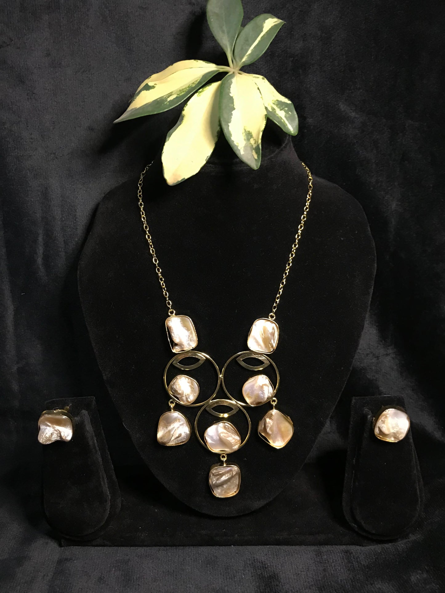 3 Rings Mother of Pearls Handcrafted Jewellery Set