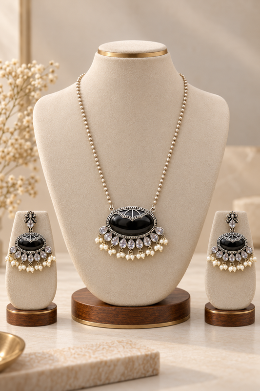 Oval Stone Pendant Necklace & Earring Set (Black)