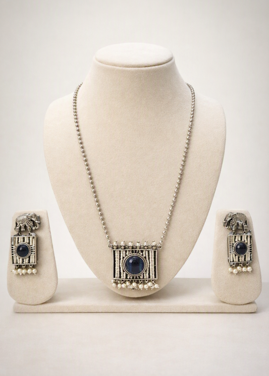 Elephant Motif Monalisa Stone Pendant Necklace & Earring Set (Deep Blue)