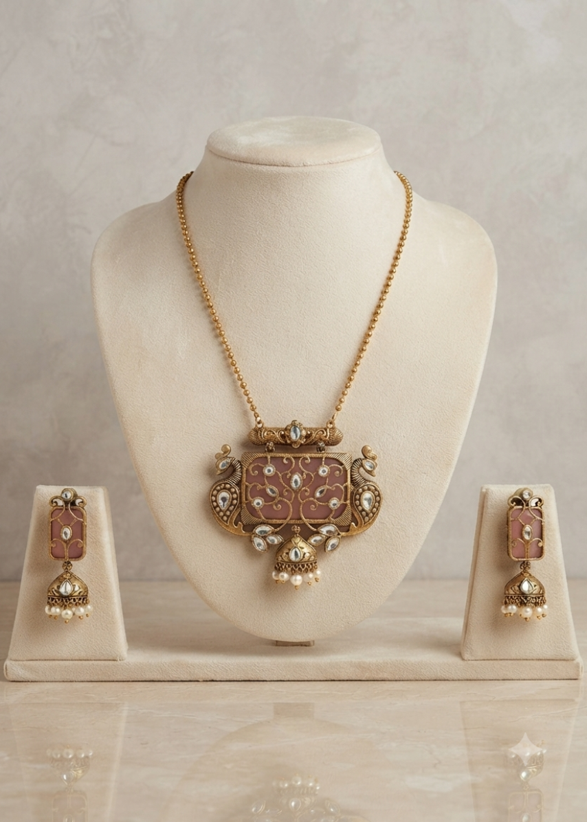 Stunning Antique Gold-Tone Necklace & Earring Set (Dusty Pink)
